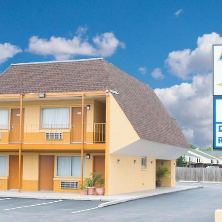 Express Inn Ньюпорт-Ньюс Экстерьер фото